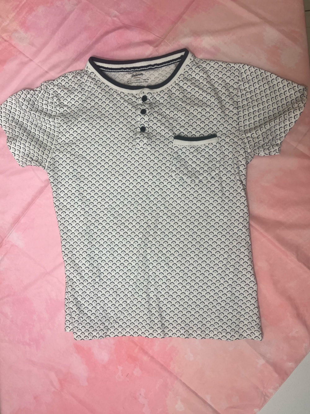 Bundle of 4 tees size Small - Picture 8 of 15